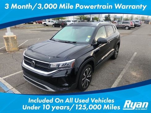 Used 2022 Volkswagen Taos SE image 1