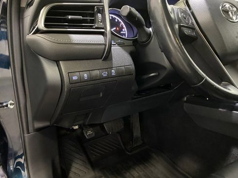 Used 2020 Toyota Camry SE image 15