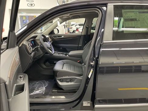 New 2026 Volkswagen Atlas SEL image 9