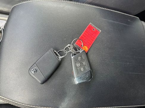 Used 2023 Volkswagen Atlas Cross Sport SE image 47