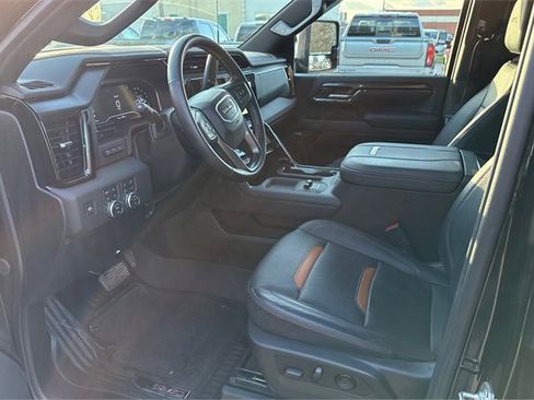 Used 2025 GMC Sierra 2500 AT4 w/ AT4 Premium Plus Package image 9