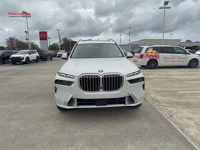 Used 2024 BMW X7 xDrive40i w/ Premium Package AWD/4WD image 2