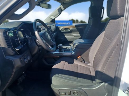 Used 2024 Chevrolet Silverado 1500 RST w/ Redline Edition AWD/4WD image 7