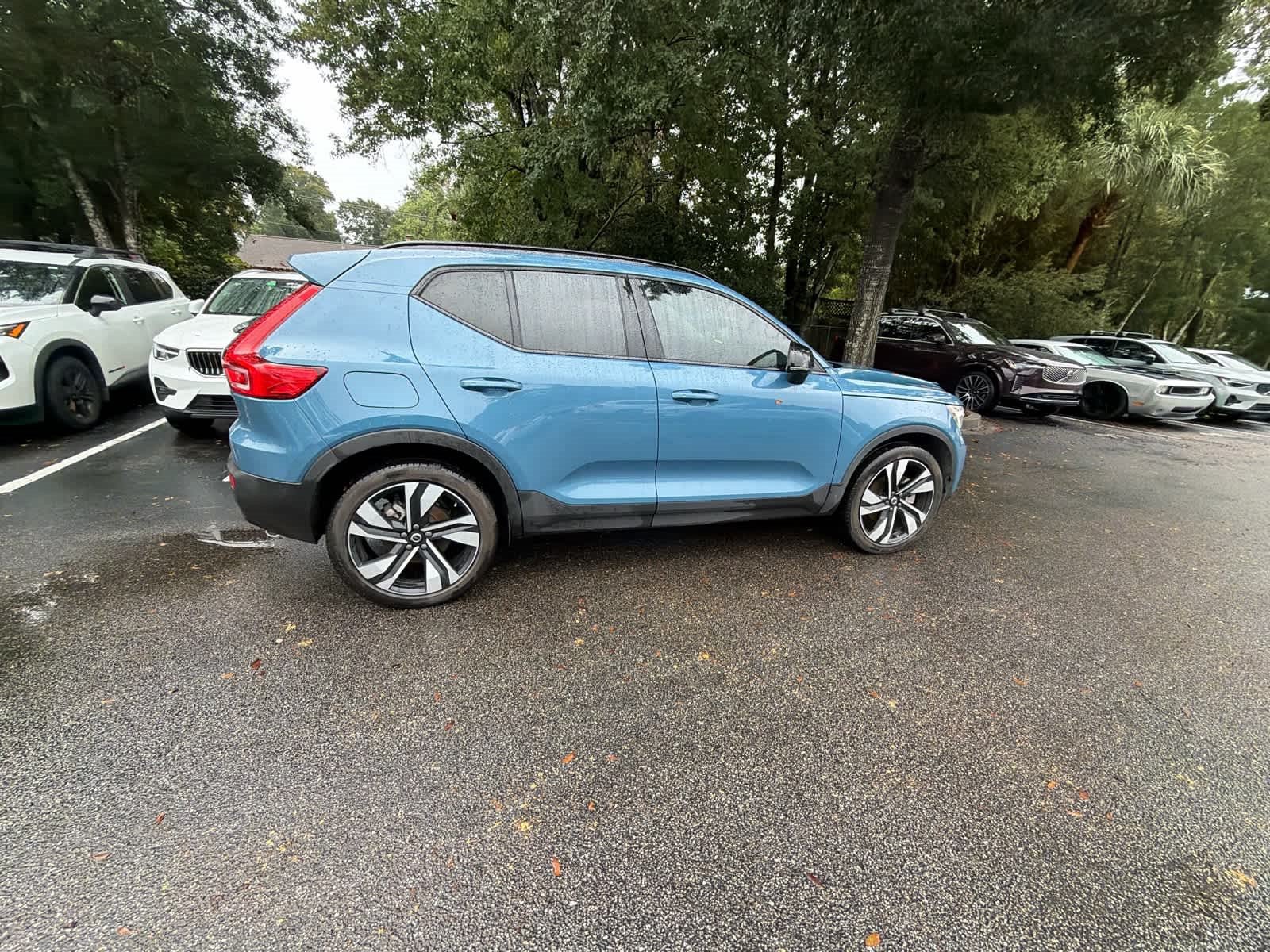 Certified 2024 Volvo XC40 B5 Ultimate w/ Protection Package Premier AWD/4WD image 17