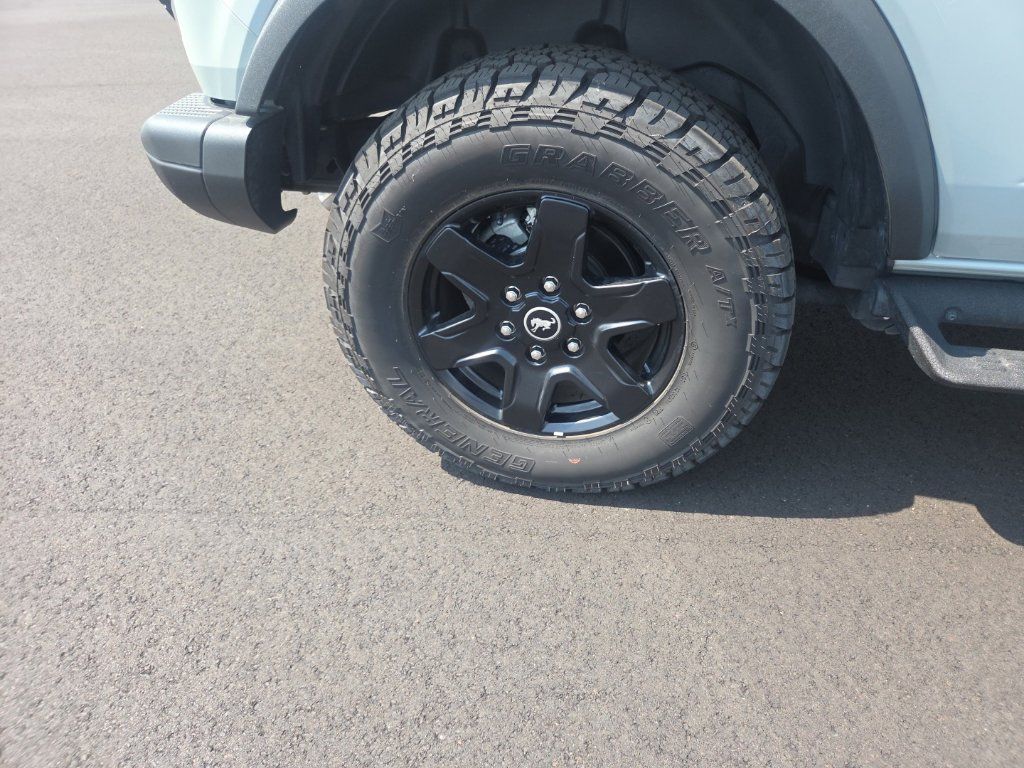 Used 2023 Ford Bronco Black Diamond AWD/4WD image 21