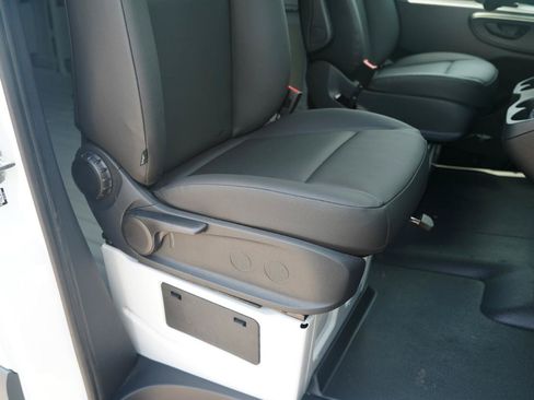 Used 2025 Mercedes-Benz Sprinter 2500 image 30