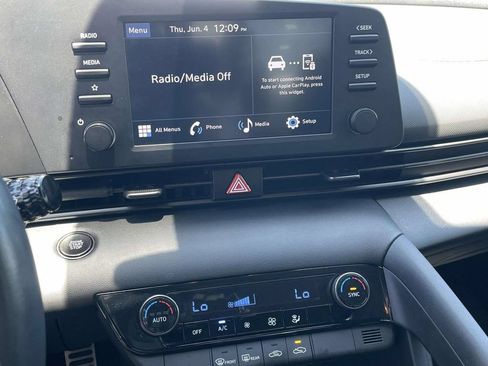 Certified 2025 Hyundai Elantra Sport FWD image 18