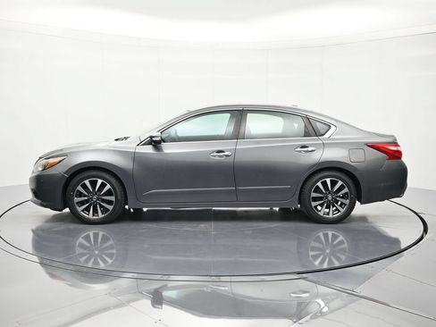 Used 2016 Nissan Altima 2.5 SL w/ 2.5 Technology w/LED Package FWD image 8