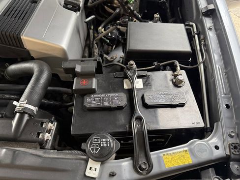 Used 2005 Lexus LX 470 4WD image 36
