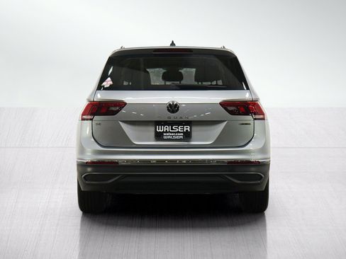 Used 2022 Volkswagen Tiguan SE AWD/4WD image 4