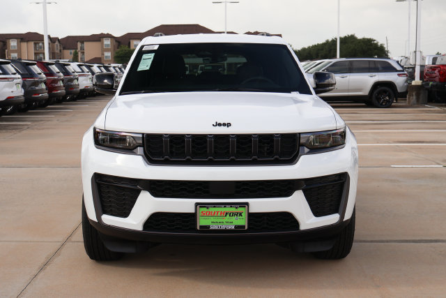 New 2026 Jeep Grand Cherokee Altitude RWD image 2