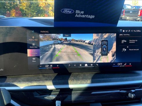 Used 2024 BMW X5 xDrive40i w/ Premium Package image 55