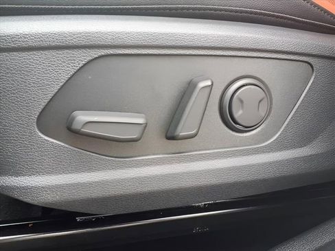 New 2026 Kia Sportage SX FWD image 18