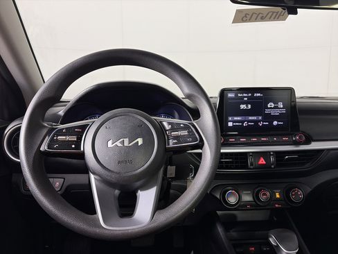 Used 2023 Kia Forte LX image 13