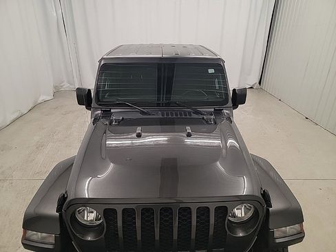 Used 2023 Jeep Gladiator Sport image 9