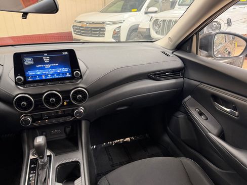 Used 2025 Nissan Sentra SV FWD image 33
