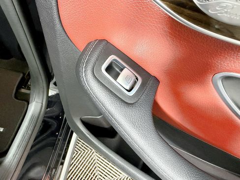 Used 2015 Mercedes-Benz C 400 4MATIC image 40