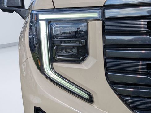 Used 2022 GMC Sierra 1500 AT4 image 9