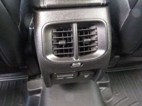 Used 2019 Jeep Cherokee Latitude Plus w/ Comfort/Convenience Group image 16