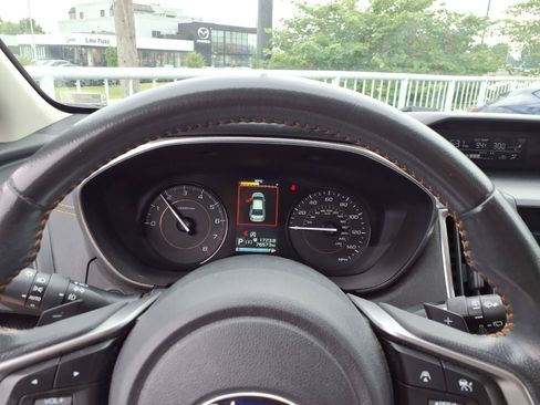 Used 2020 Subaru Crosstrek 2.0i Premium w/ Moonroof Package 2 AWD/4WD image 11