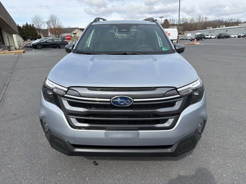 Used 2025 Subaru Forester Premium w/ Convenience Package #2 image 8