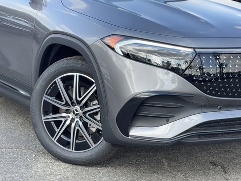 Used 2024 Mercedes-Benz EQB 300 4MATIC image 4