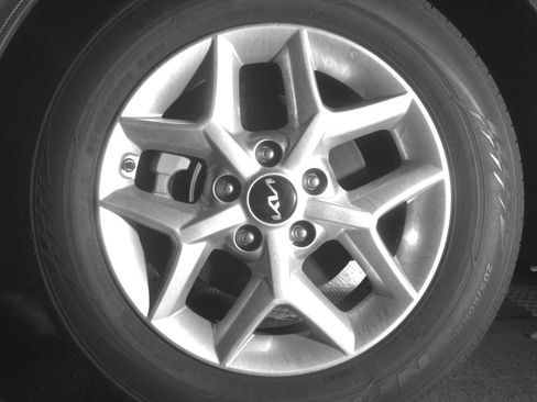 Used 2025 Kia Soul LX w/ LX Technology Package FWD image 12