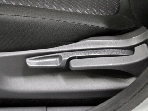 New 2025 Mitsubishi Eclipse Cross LE image 10