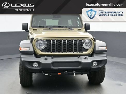 Used 2025 Jeep Wrangler Unlimited Sport AWD/4WD image 3