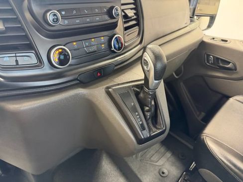 Used 2022 Ford Transit 350 DRW RWD image 18