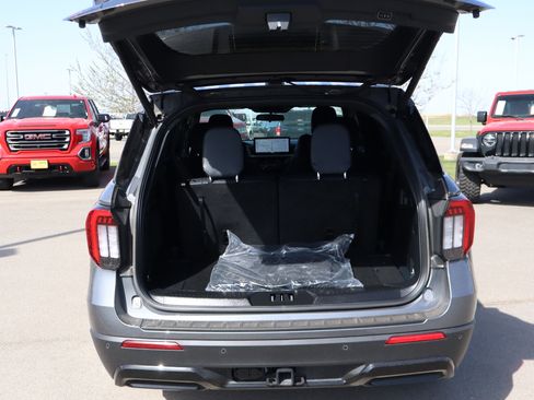 Used 2025 Ford Explorer ST-Line AWD/4WD image 16