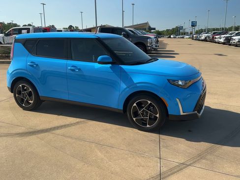 Used 2024 Kia Soul EX image 2