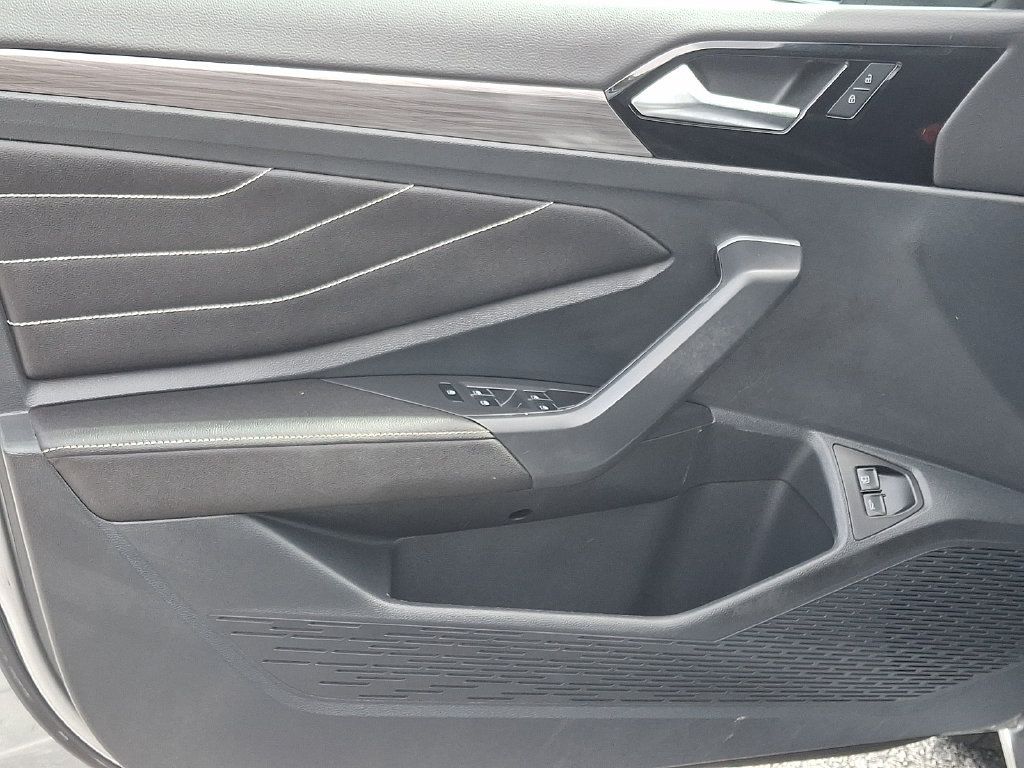 Used 2023 Volkswagen Jetta SEL FWD image 13