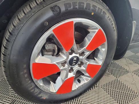Used 2019 Kia Soul FWD image 31