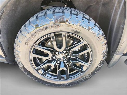 Used 2022 GMC Sierra 1500 Elevation w/ Preferred Package AWD/4WD image 9