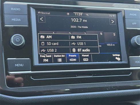 Used 2022 Volkswagen Tiguan S image 34