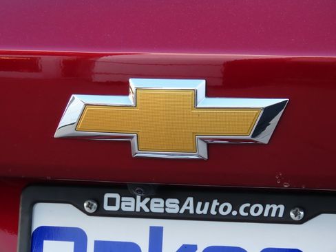 Used 2025 Chevrolet Trax LT w/ LT Convenience Package image 16