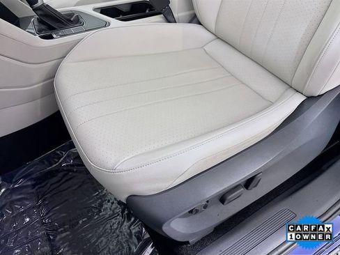 Used 2022 Volkswagen Tiguan SE image 18