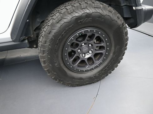 Used 2021 Jeep Wrangler Unlimited Rubicon w/ Xtreme Recon 35" Tire Package image 19