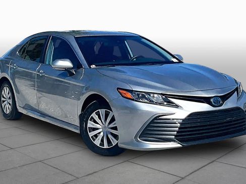 Used 2023 Toyota Camry LE FWD image 3