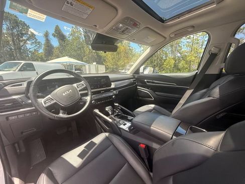 Used 2025 Kia Telluride S FWD image 15