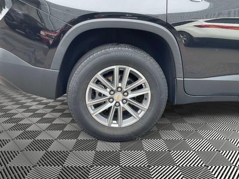 Used 2023 Chevrolet Traverse LT FWD image 7