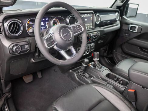 Used 2023 Jeep Wrangler Unlimited Sahara AWD/4WD image 4