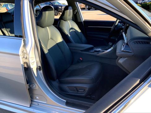 Used 2023 Toyota Camry XSE image 9