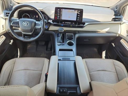 Certified 2023 Toyota Sienna Limited AWD/4WD image 20