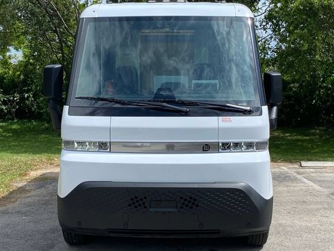 Used 2024 Chevrolet Brightdrop 400 w/ Commercial Equipment Package AWD/4WD image 2