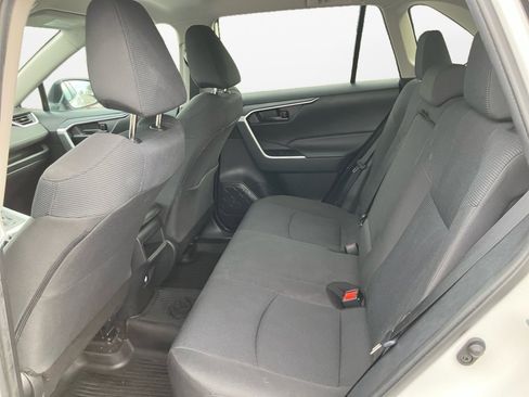 Used 2021 Toyota RAV4 LE image 15