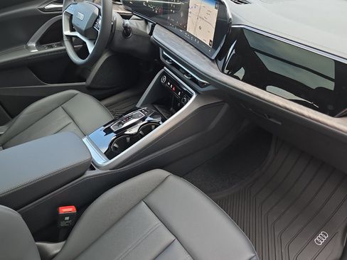 New 2025 Audi Q5 Premium image 15