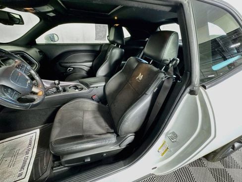 Used 2019 Dodge Challenger R/T Scat Pack w/ Plus Package RWD image 17