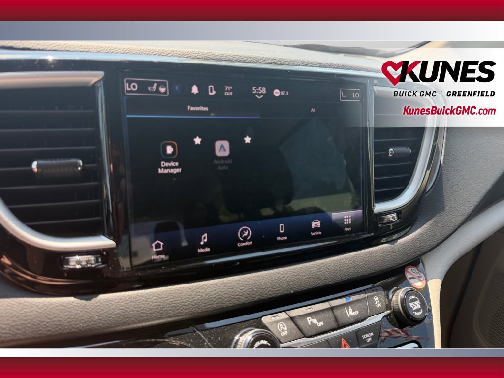 Used 2023 Chrysler Pacifica Touring-L FWD image 28